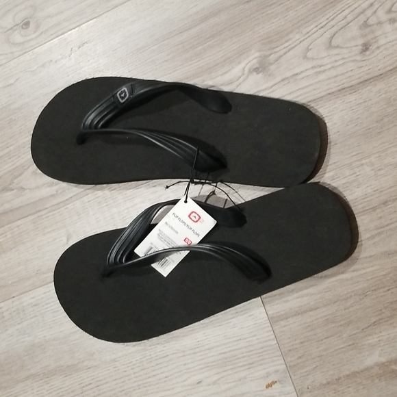 M #12 flip flops - Picture 4 of 4